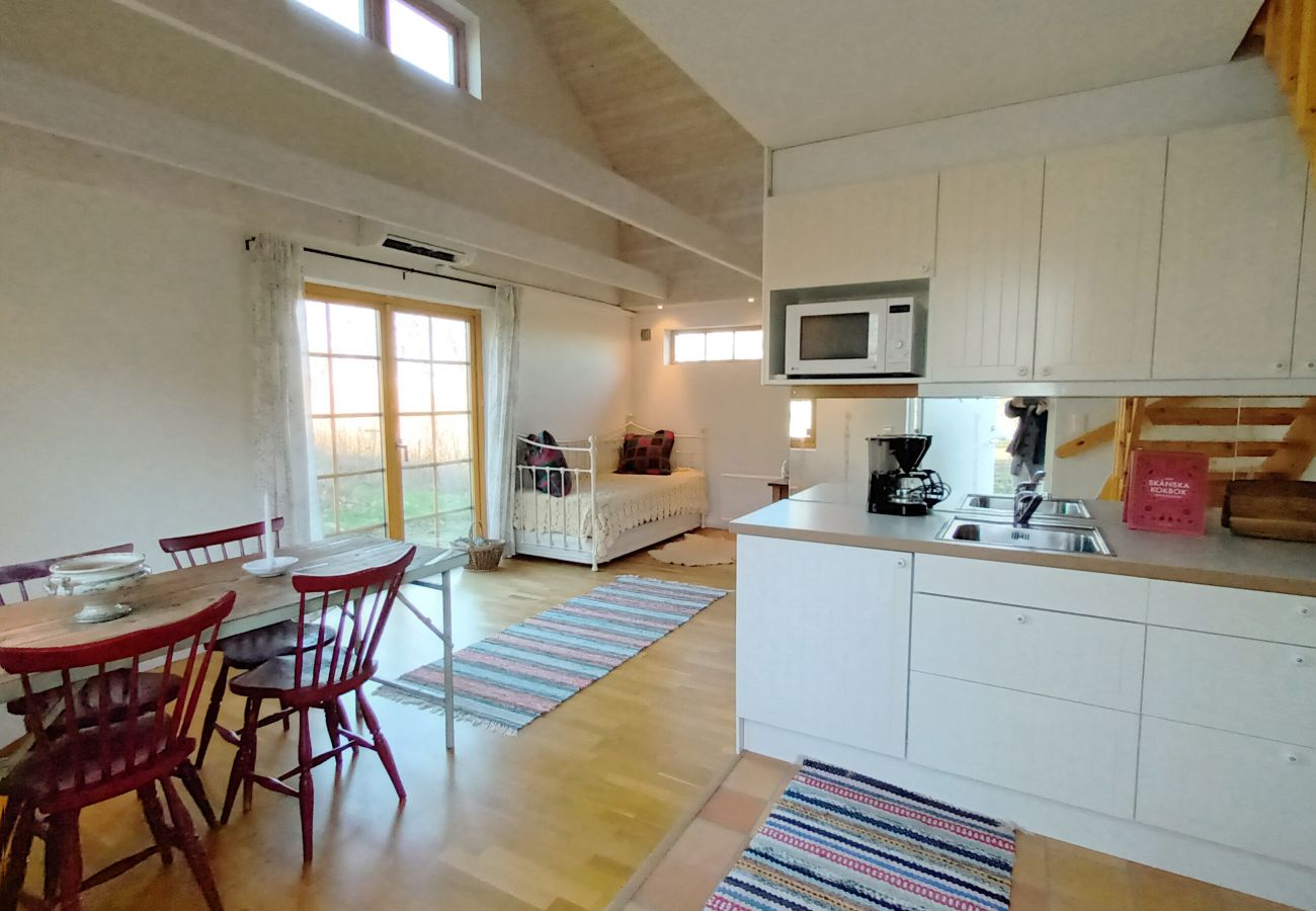 House in Gärsnäs - Cozy holiday home in Gärsnäs near Simrishamn and Österlen | SE01038