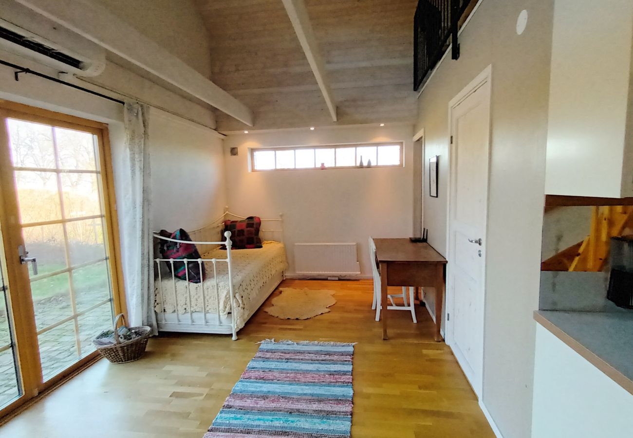 House in Gärsnäs - Cozy holiday home in Gärsnäs near Simrishamn and Österlen | SE01038