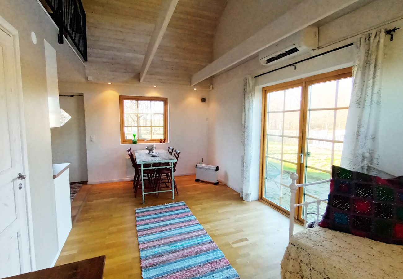 House in Gärsnäs - Cozy holiday home in Gärsnäs near Simrishamn and Österlen | SE01038