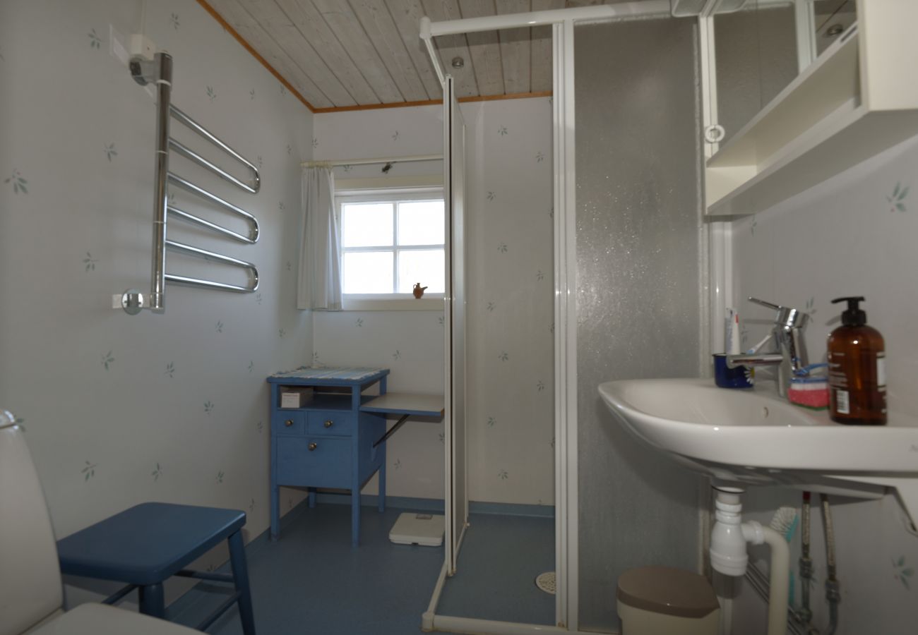 House in Färjestaden -  Cozy holiday home in the heart of Öland | SE04013