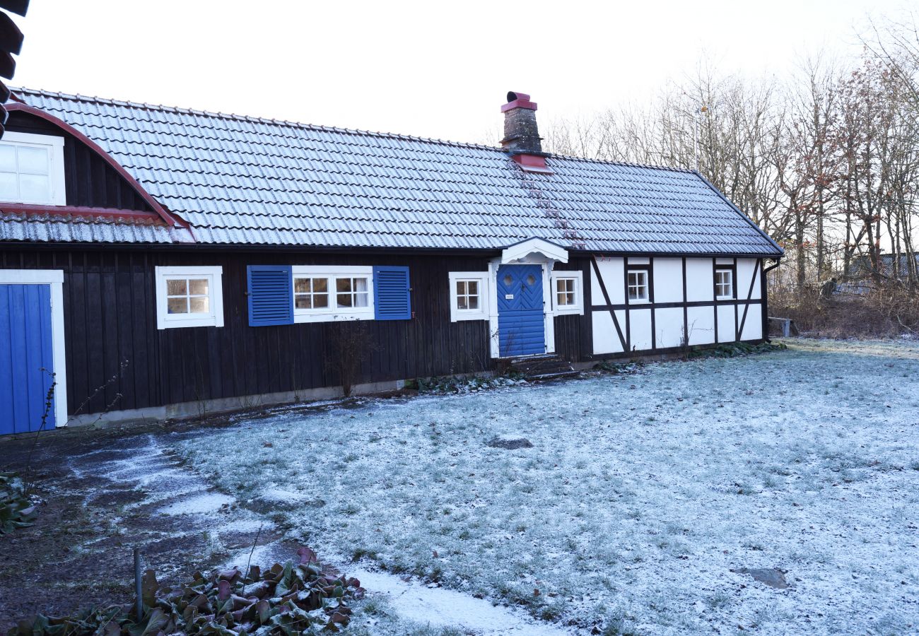 House in Färjestaden -  Cozy holiday home in the heart of Öland | SE04013