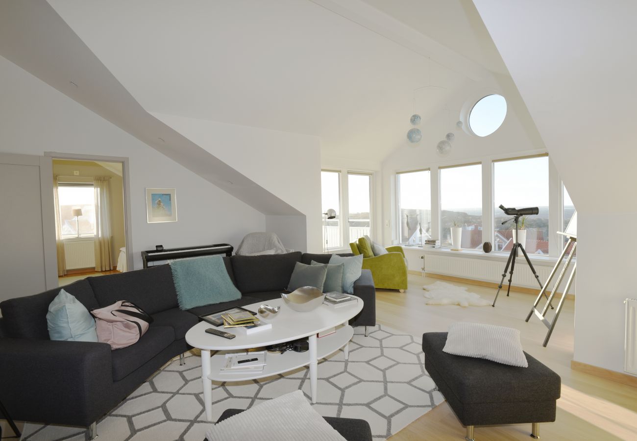 House in Fotö - Architect-designed villa with sea view on Fotö | SE09032