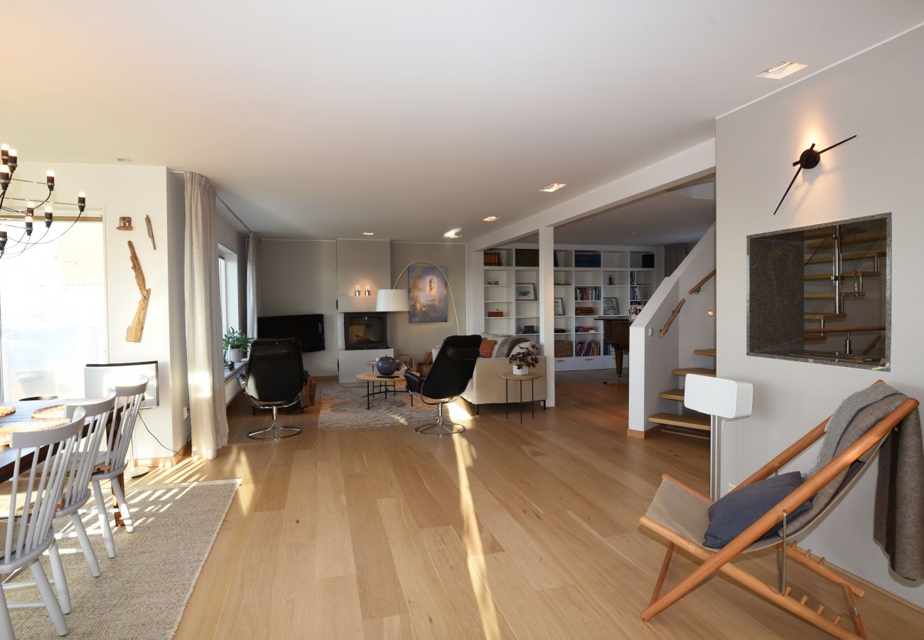 House in Fotö - Architect-designed villa with sea view on Fotö | SE09032