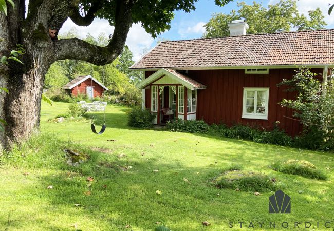 House in Bor -  Charming holiday house with unique garden outside Värnamo | SE07039