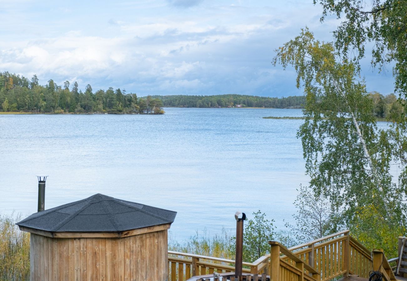 House in Mariefred - Unique cottage with a view of Mälaren, Mariefred | SE14020