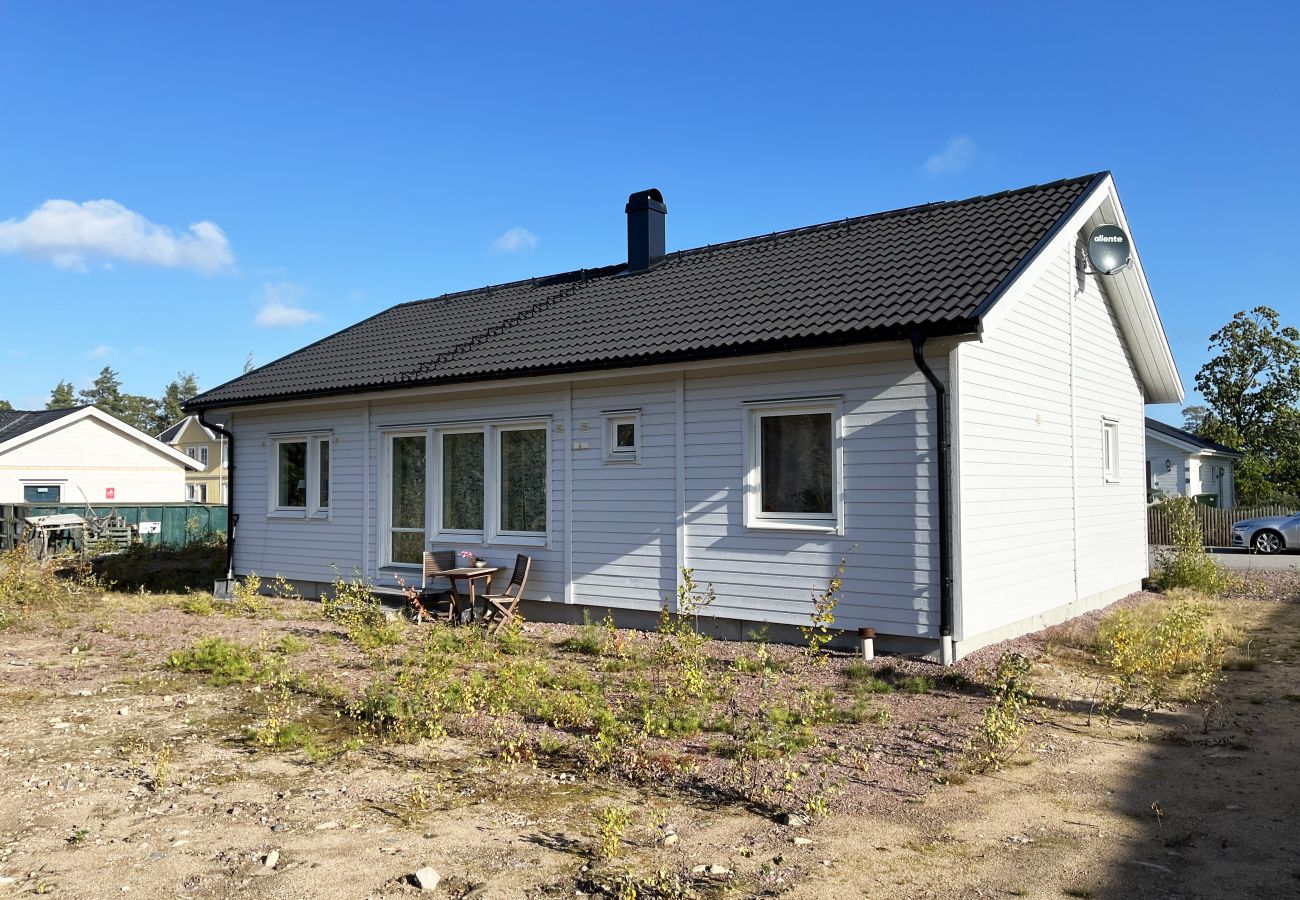 House in Mönsterås - Holiday home in Mönsterås/Oknö on the east coast | SE05028