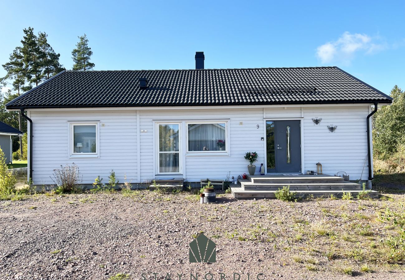 House in Mönsterås - Holiday home in Mönsterås/Oknö on the east coast | SE05028