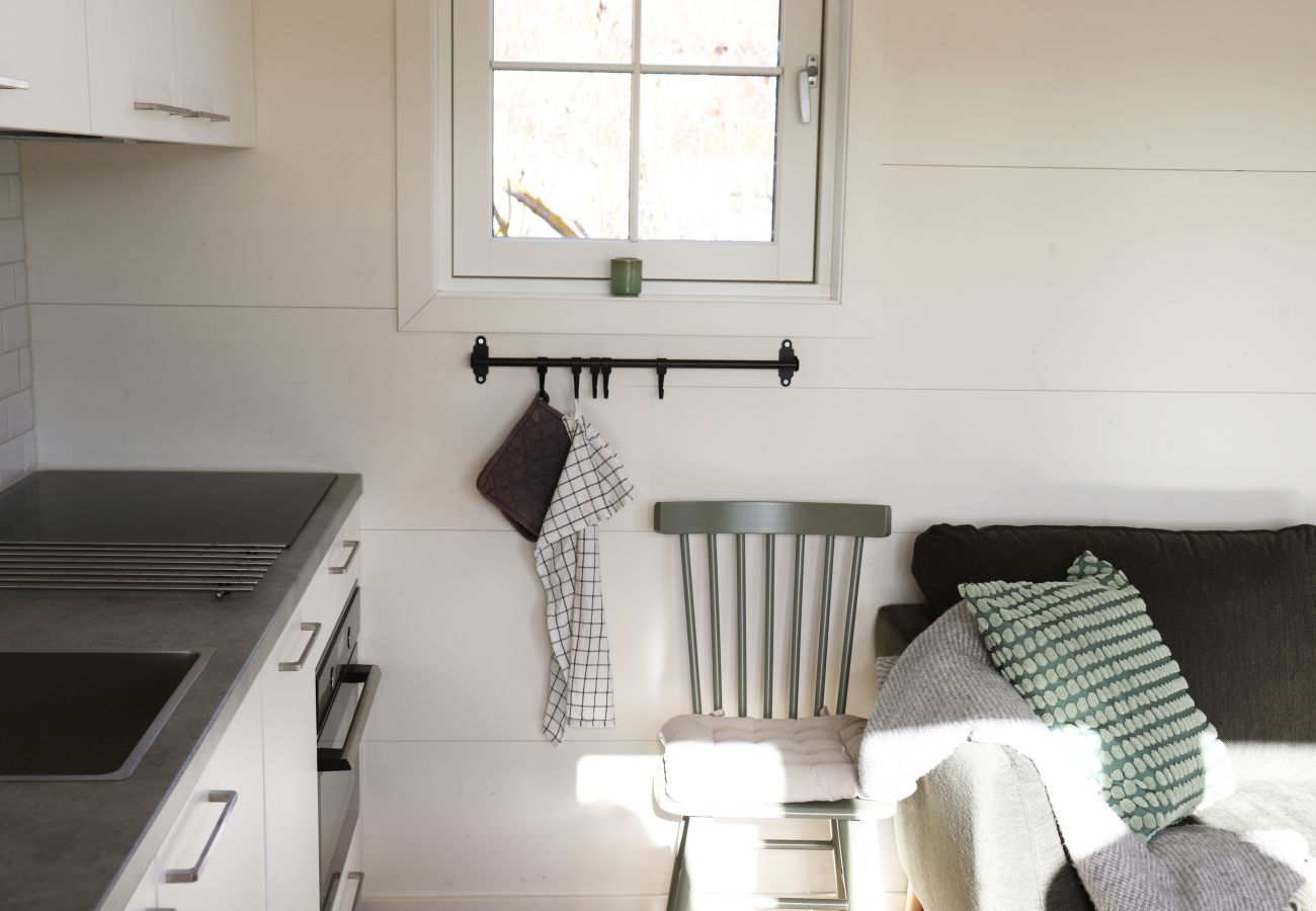 House in Drottningholm - Charming holiday home on Lovön, Ekerö | SE13006