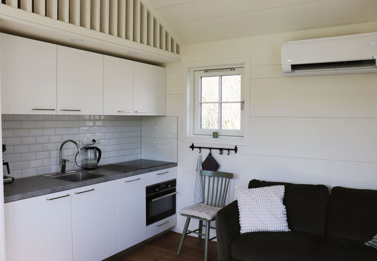House in Drottningholm - Charming holiday home on Lovön, Ekerö | SE13006