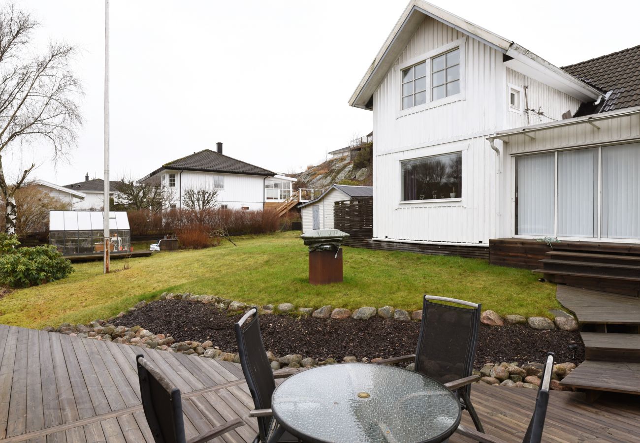 House in Torslanda - Lovely holiday home in Gothenburg near the sea | SE09033