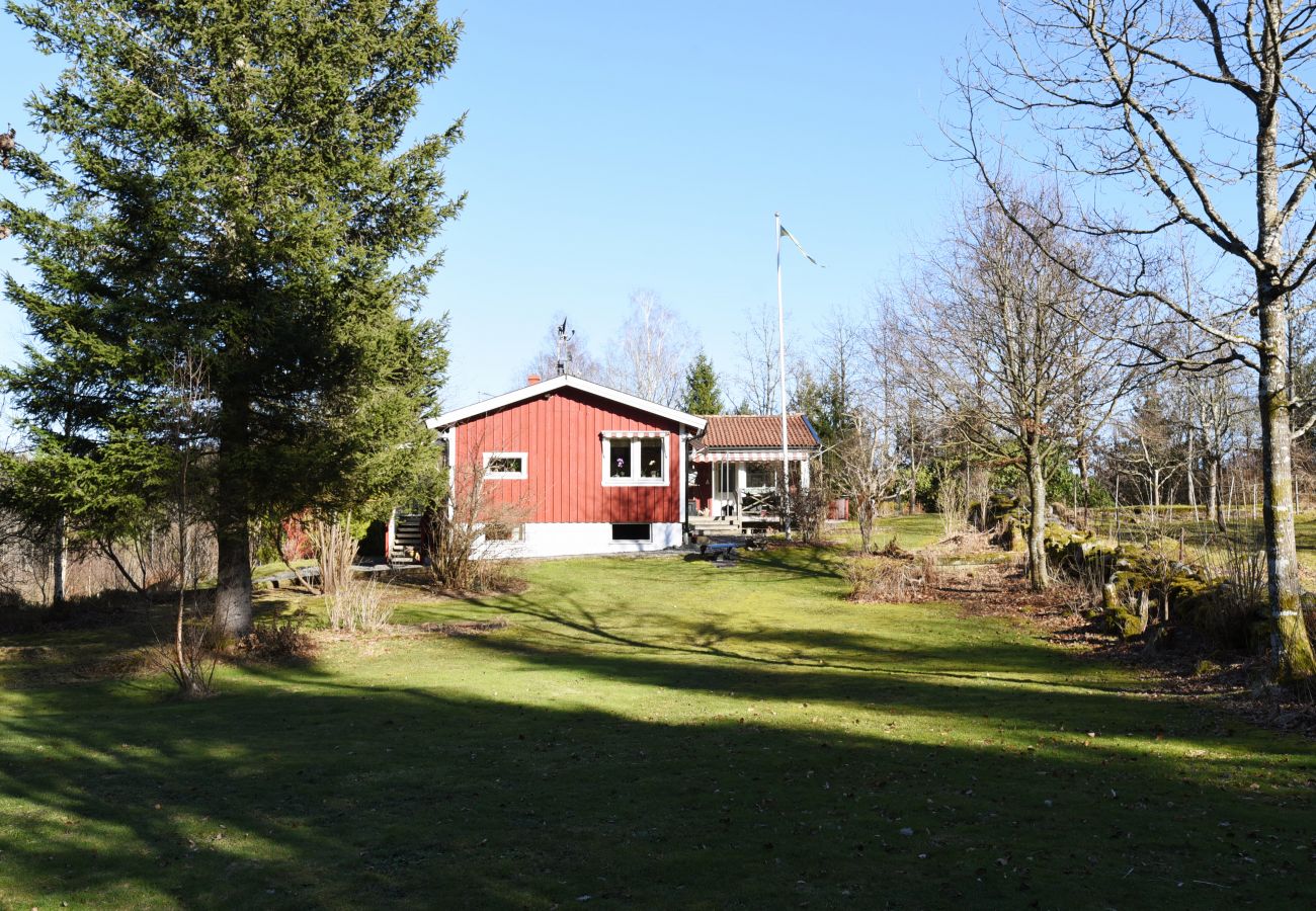 House in Landvetter - Cozy cottage with 10 beds near Landvetter | SE08045
