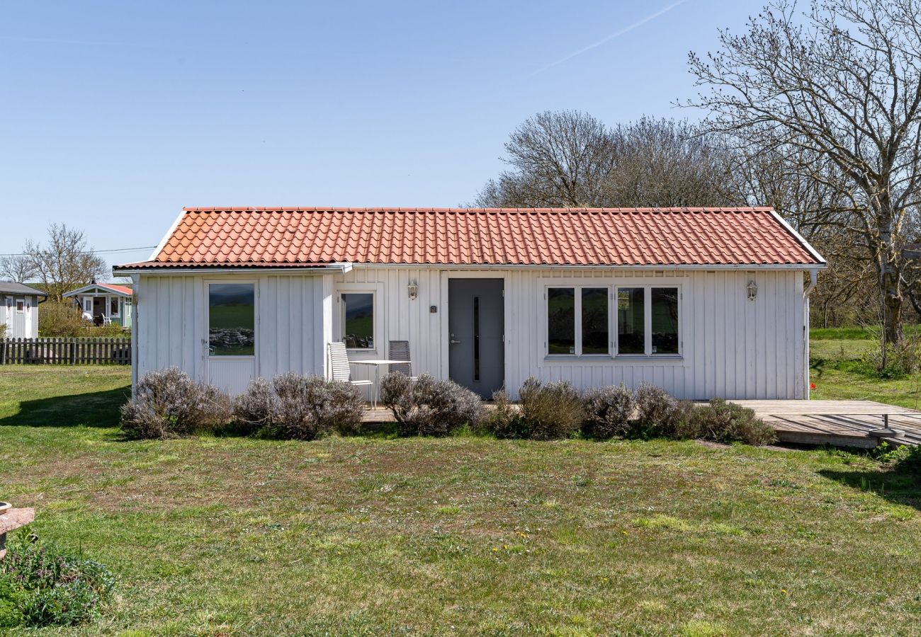 House in Mörbylånga - Pleasant cottage on Öland with a panoramic view of Kalmarsund | SE04023