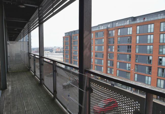 Apartment in Birmingham - ★ Arcadian Centre - Deluxe 2 Bed - Balcony 