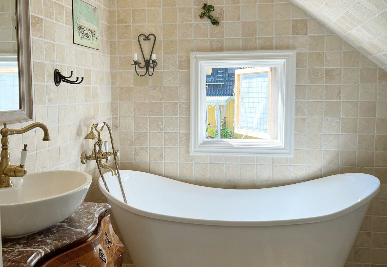 House in Gnesta - Large, beautiful house in Laxne/Gnesta near lake and nature | SE13026