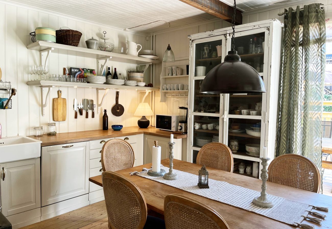 House in Gnesta - Large, beautiful house in Laxne/Gnesta near lake and nature | SE13026