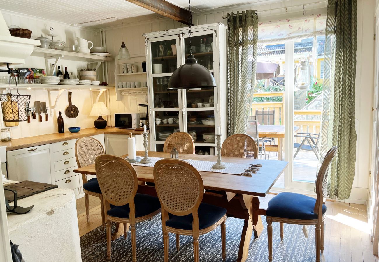 House in Gnesta - Large, beautiful house in Laxne/Gnesta near lake and nature | SE13026
