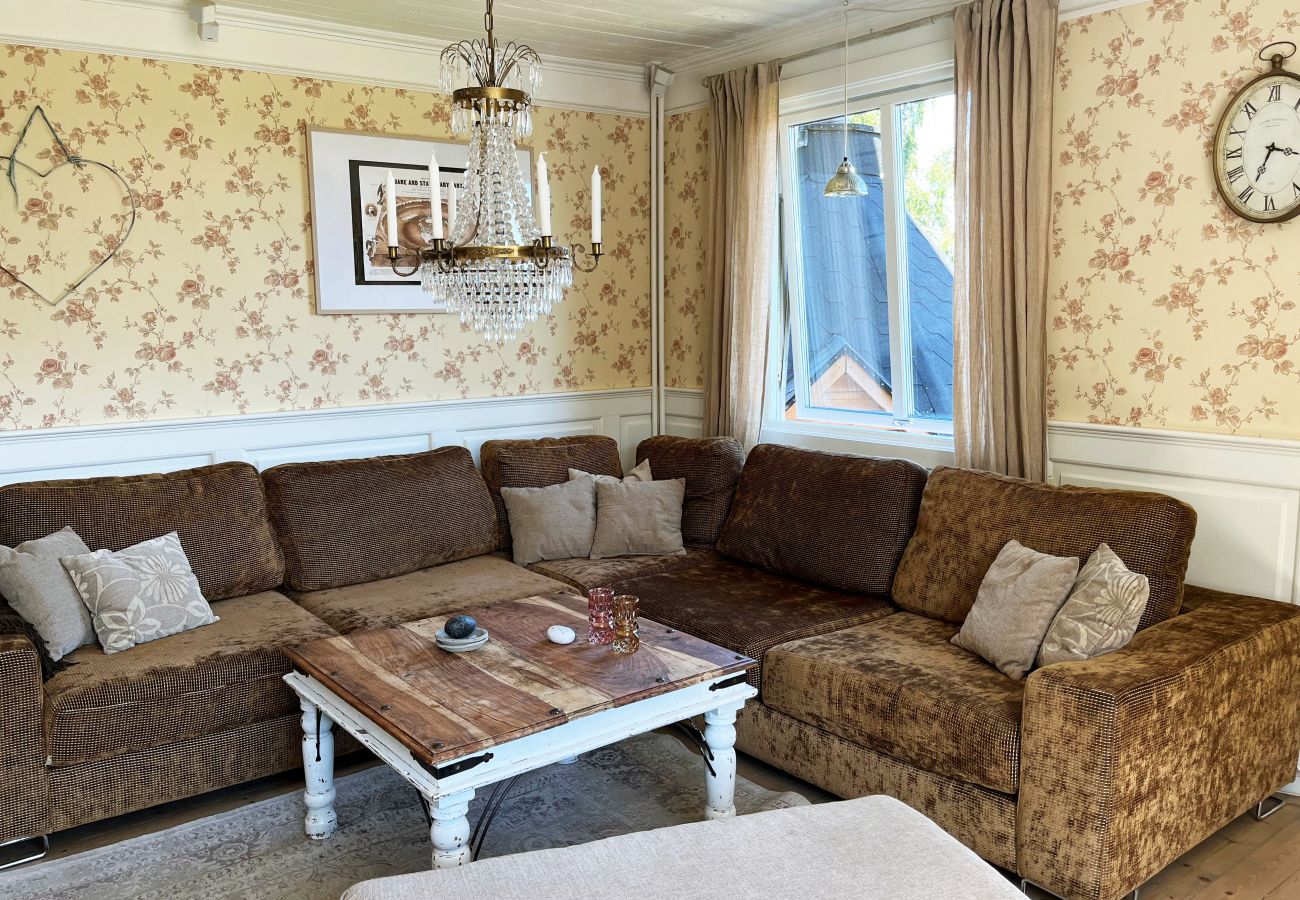 House in Gnesta - Large, beautiful house in Laxne/Gnesta near lake and nature | SE13026