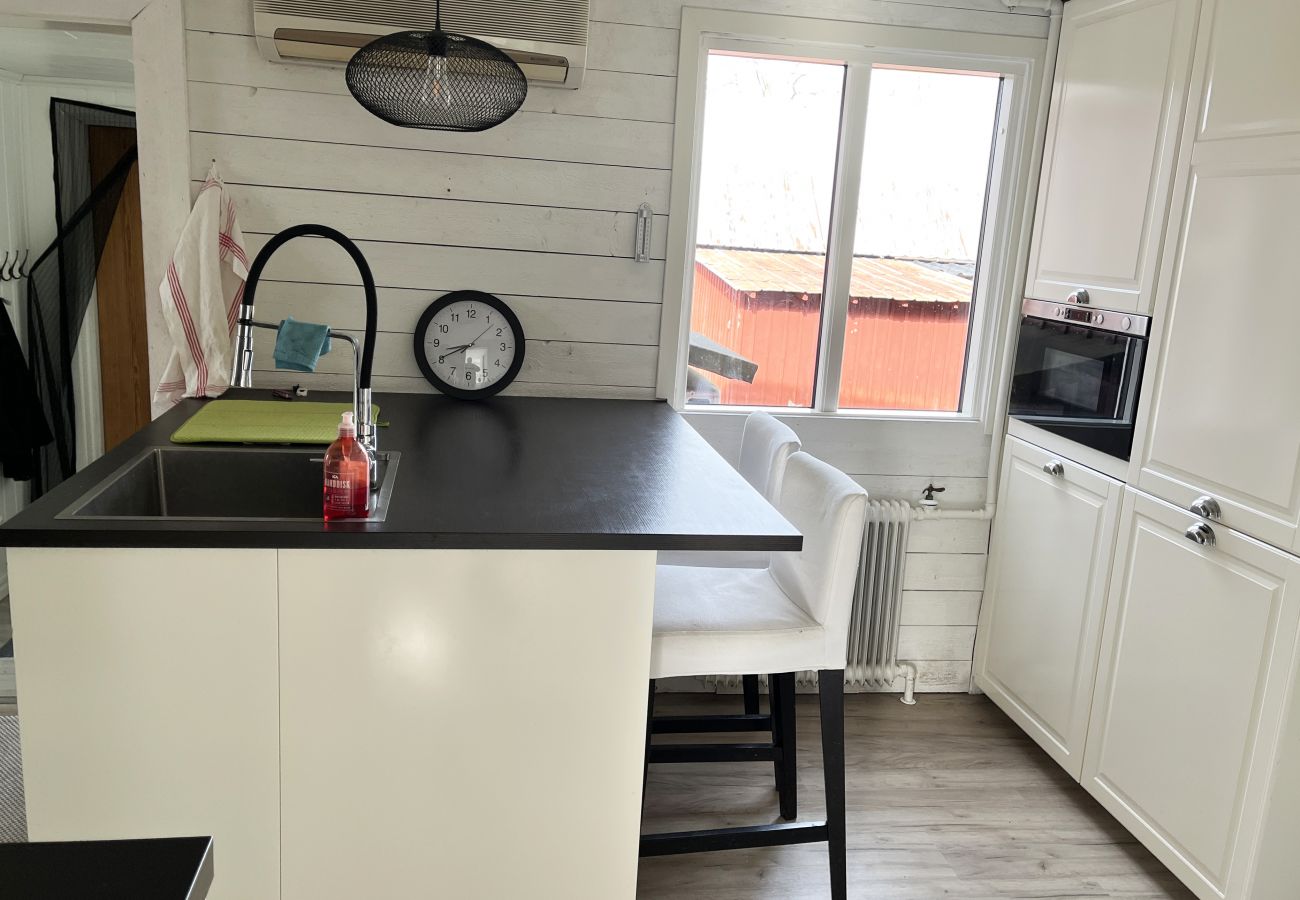 House in Borgholm -  Cozy cottage next to a running stream on the east side of Öland | SE04027