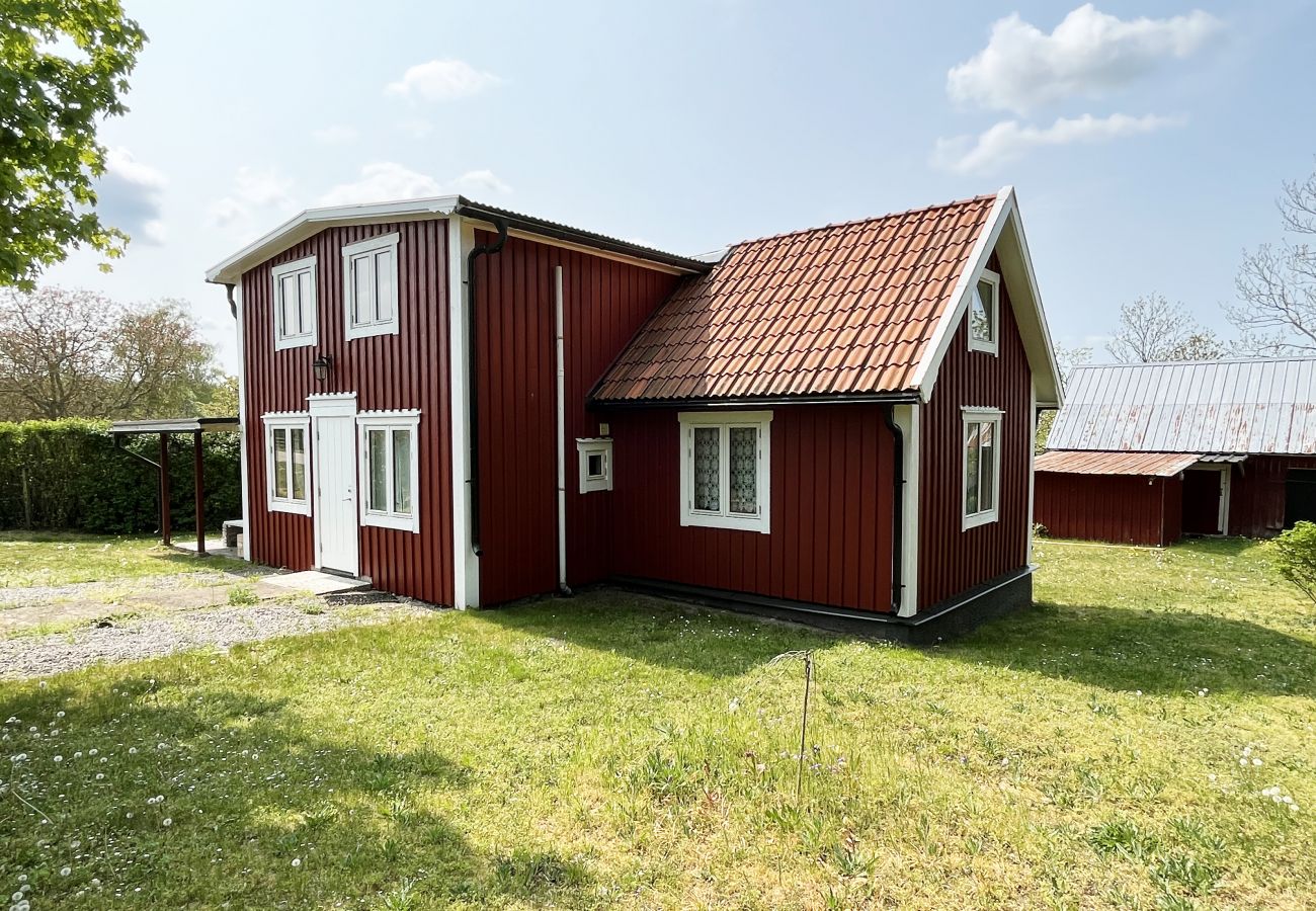 House in Borgholm -  Cozy cottage next to a running stream on the east side of Öland | SE04027