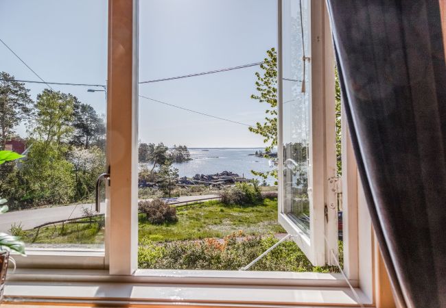 House in Oskarshamn -  Lovely holiday home with a sea view| SE05036