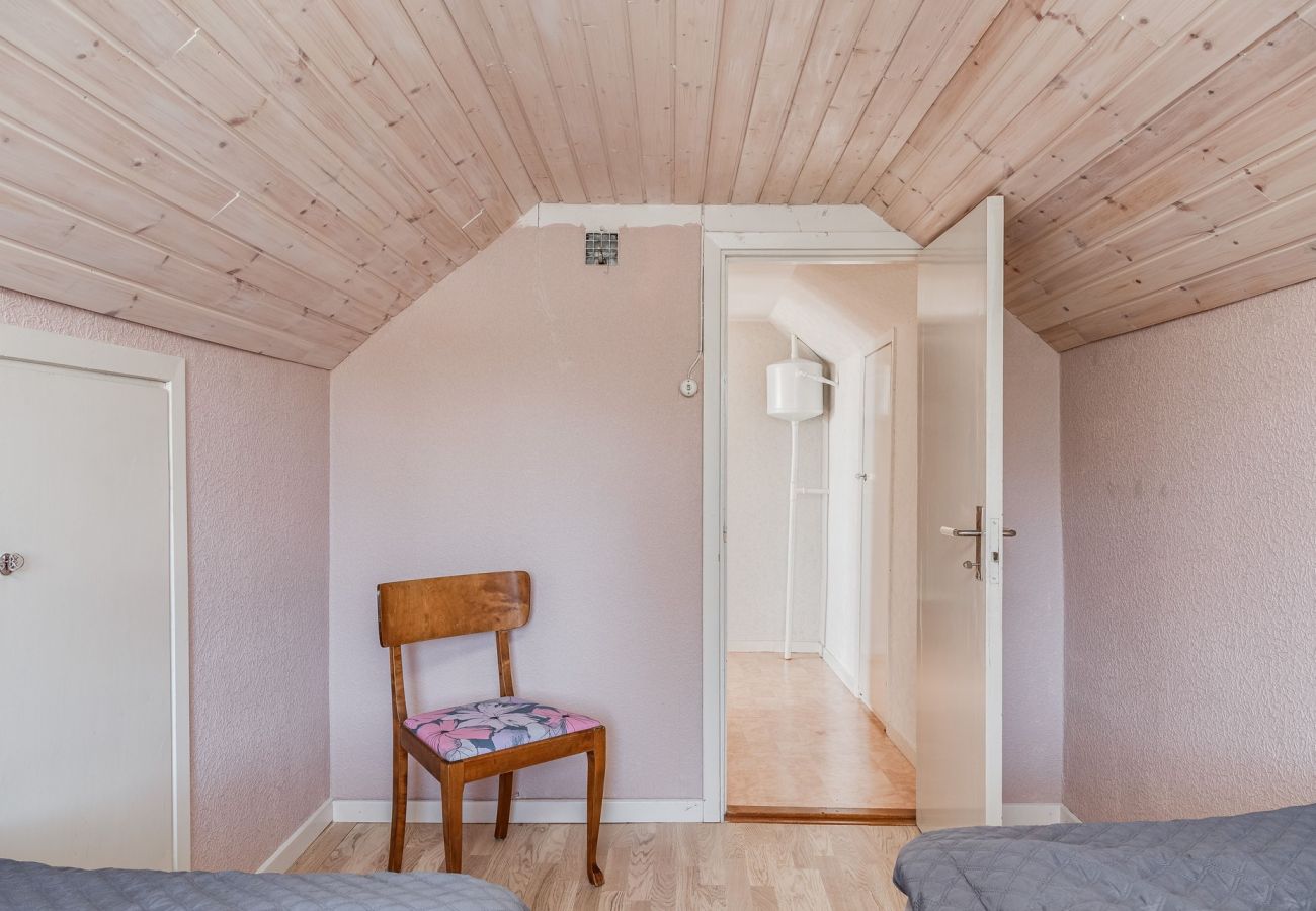 House in Oskarshamn -  Lovely holiday home with a sea view| SE05036