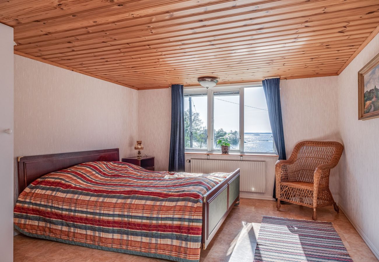 House in Oskarshamn -  Lovely holiday home with a sea view| SE05036