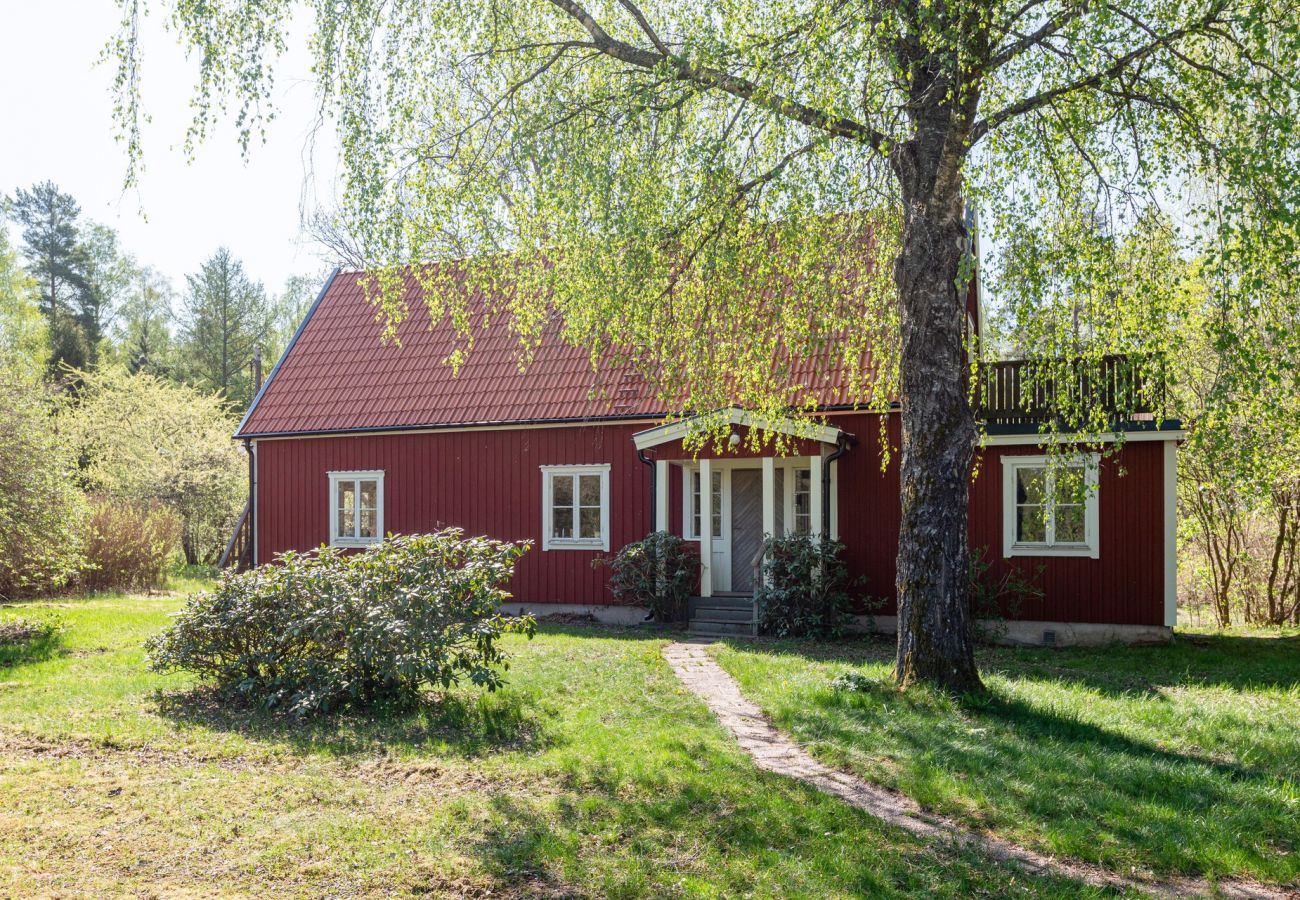 House in Nykvarn - Cozy house with secluded location in Taxinge Edetorp, Nykvarn | SE13024.