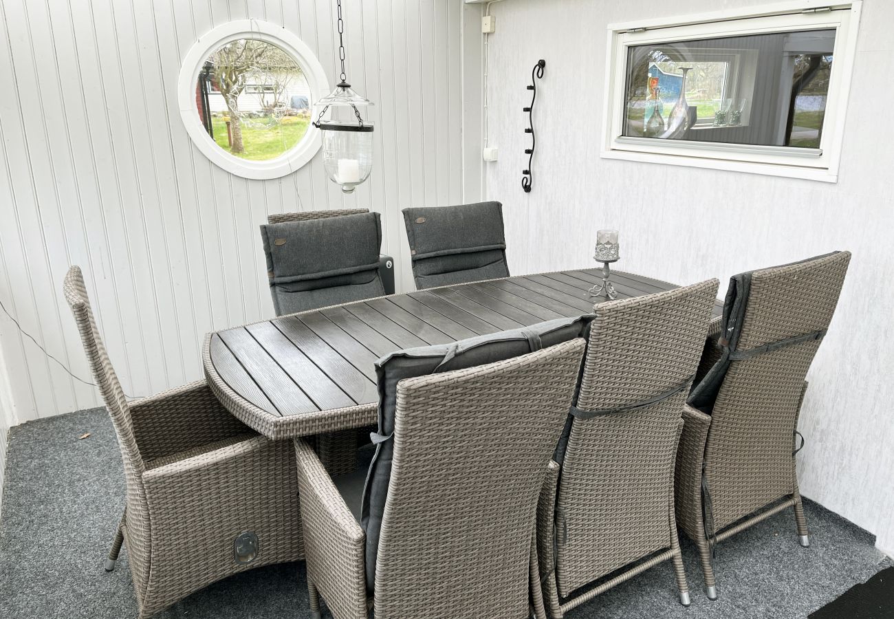 House in Bergkvara - Nice holiday home in Skäppevik with sea view | SE05037
