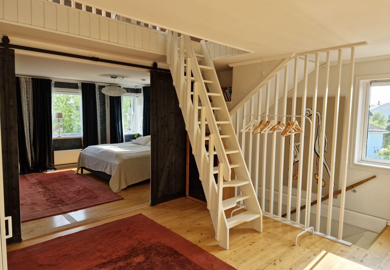 House in Hönö - Spacious archipelago house for two families, Hönö | SE09036