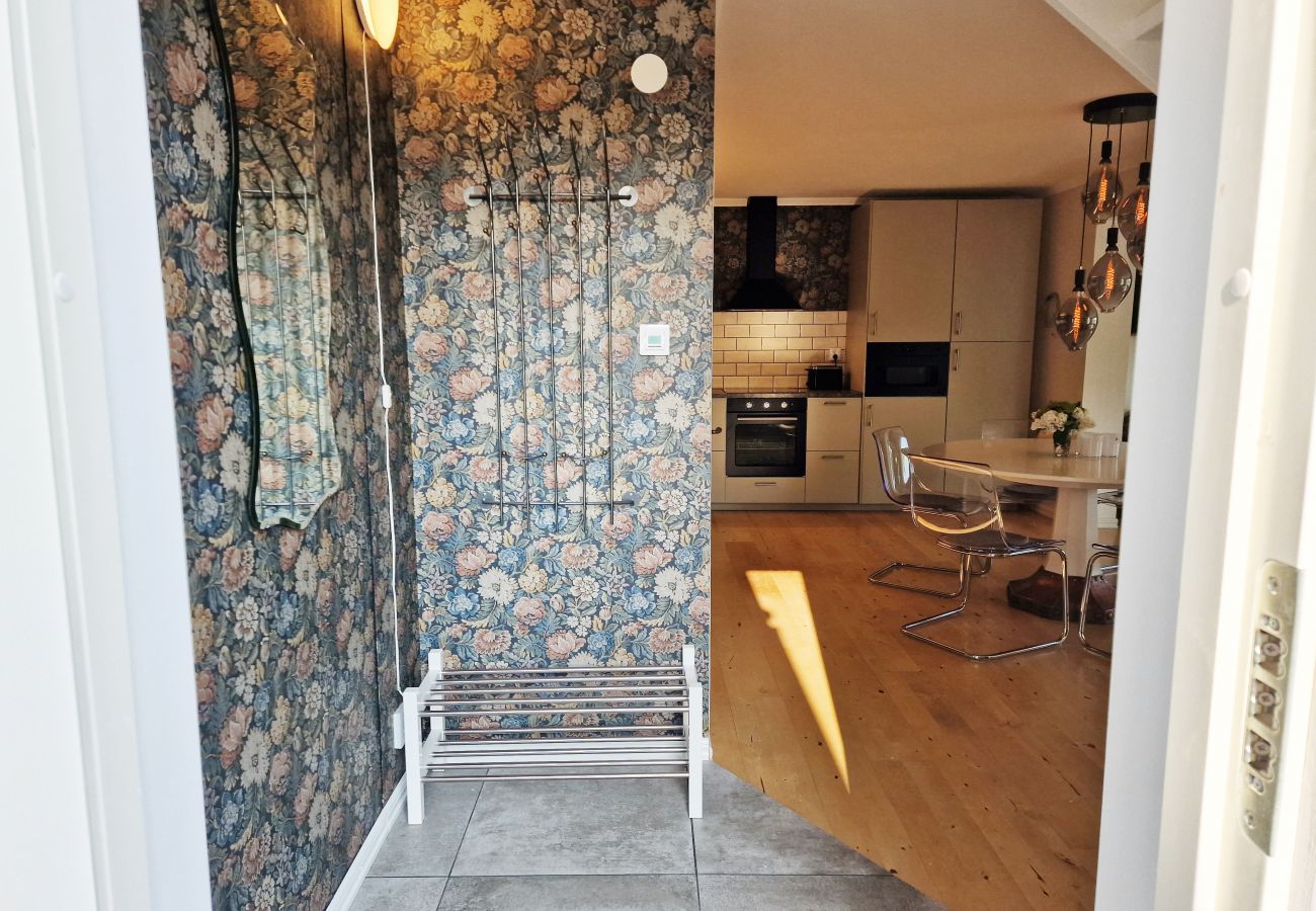 House in Hönö - Spacious archipelago house for two families, Hönö | SE09036