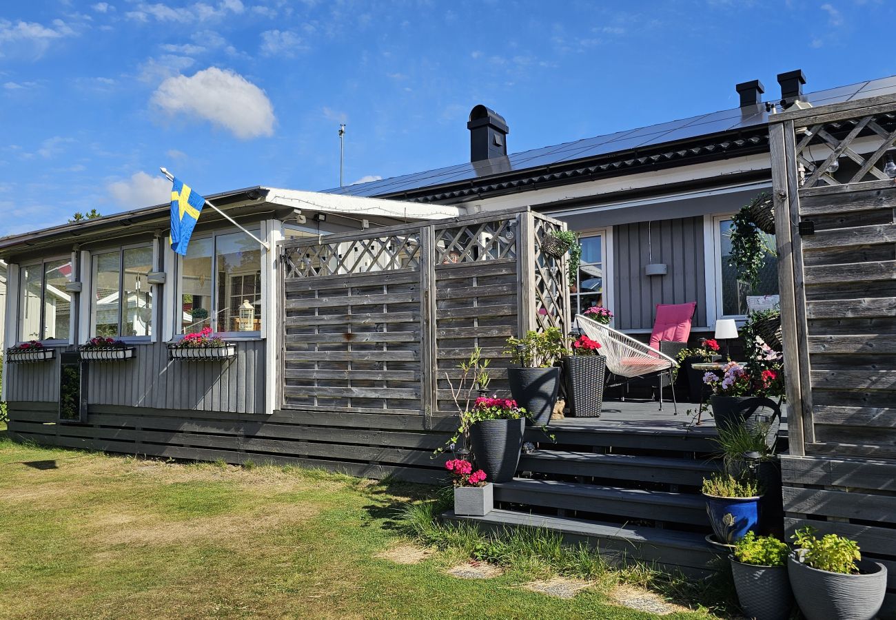 House in Tanumshede - Unique villa with spa and sauna in Tanumshede | SE09038