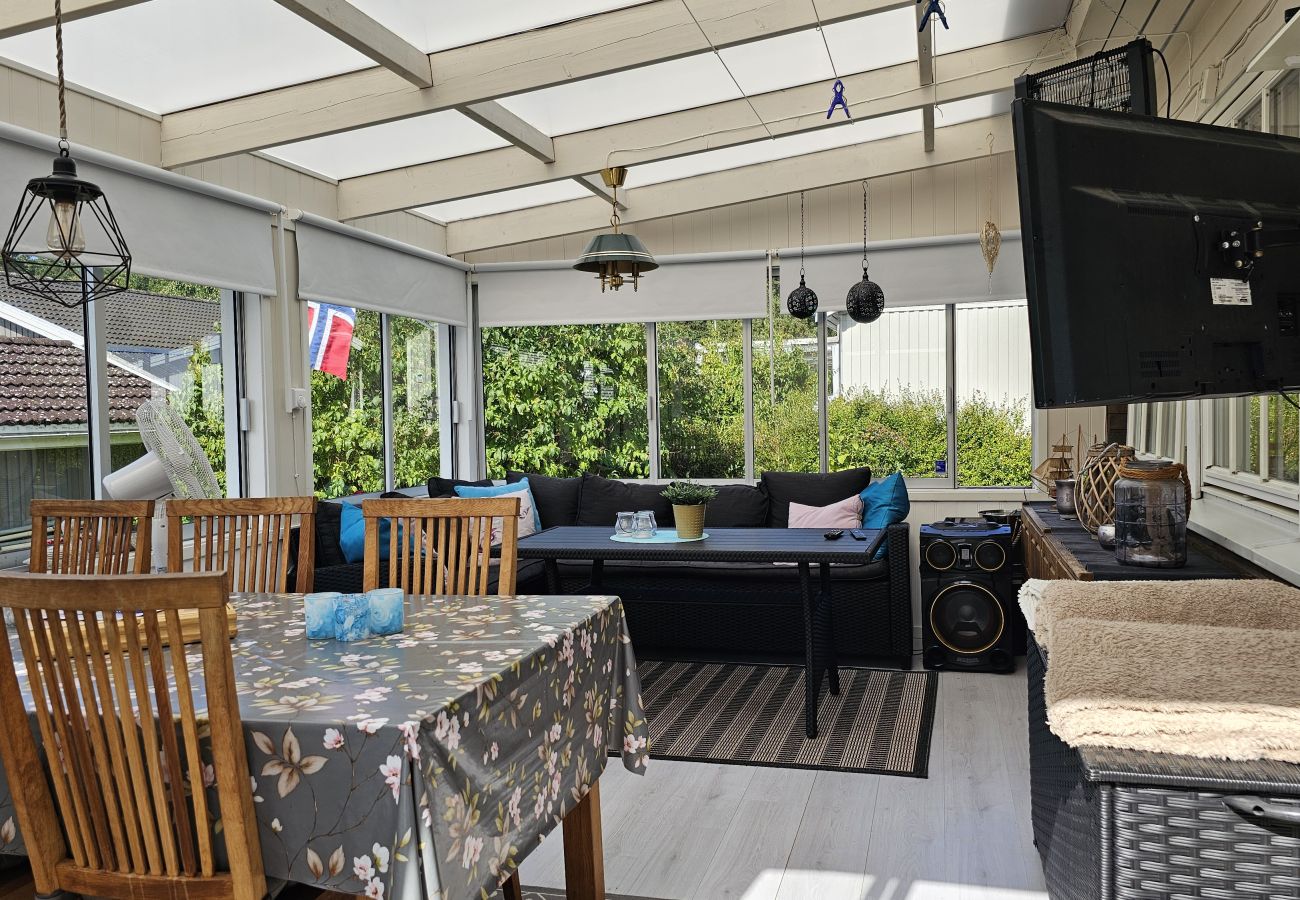 House in Tanumshede - Unique villa with spa and sauna in Tanumshede | SE09038
