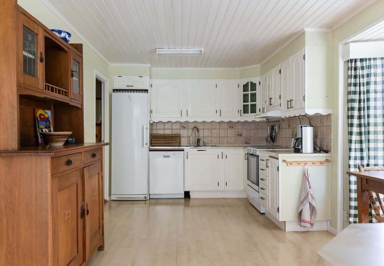 House in Ljungby - Nice holiday home in a secluded location by Bolmen, Ljungby | SE06060