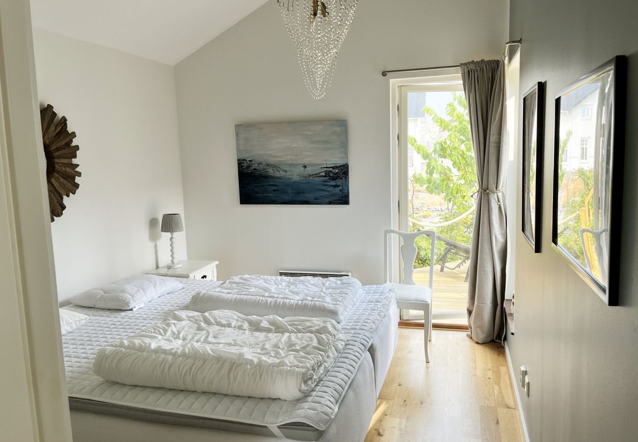 House in Torslanda - Unique holiday accommodation on Långholmen in Gothenburg's western archipelago | SE08071
