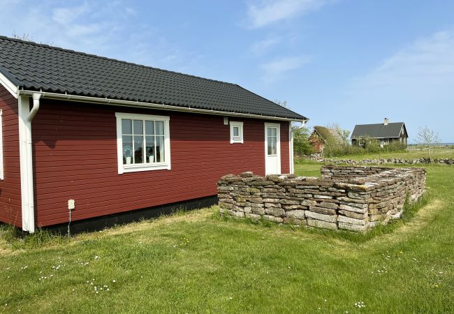 House in Mörbylånga - Red cozy cottage with sea view | SE04035 House in Mörbylånga - Red cozy cottage with sea view | SE04035