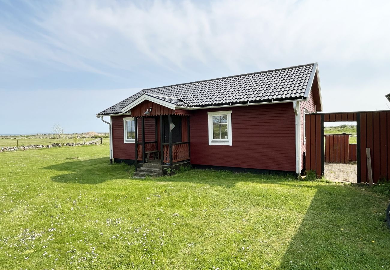 House in Mörbylånga - Red cozy cottage with sea view | SE04035