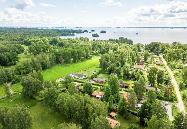 House in Örebro - Holiday house in Grythem, Örebro, within walking distance to lake | SE11018