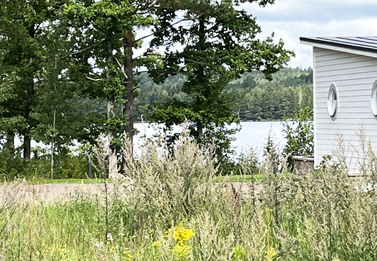 House in Virserum - Cosy, spacious cottage located by Lake Virserumssjön | SE05041
