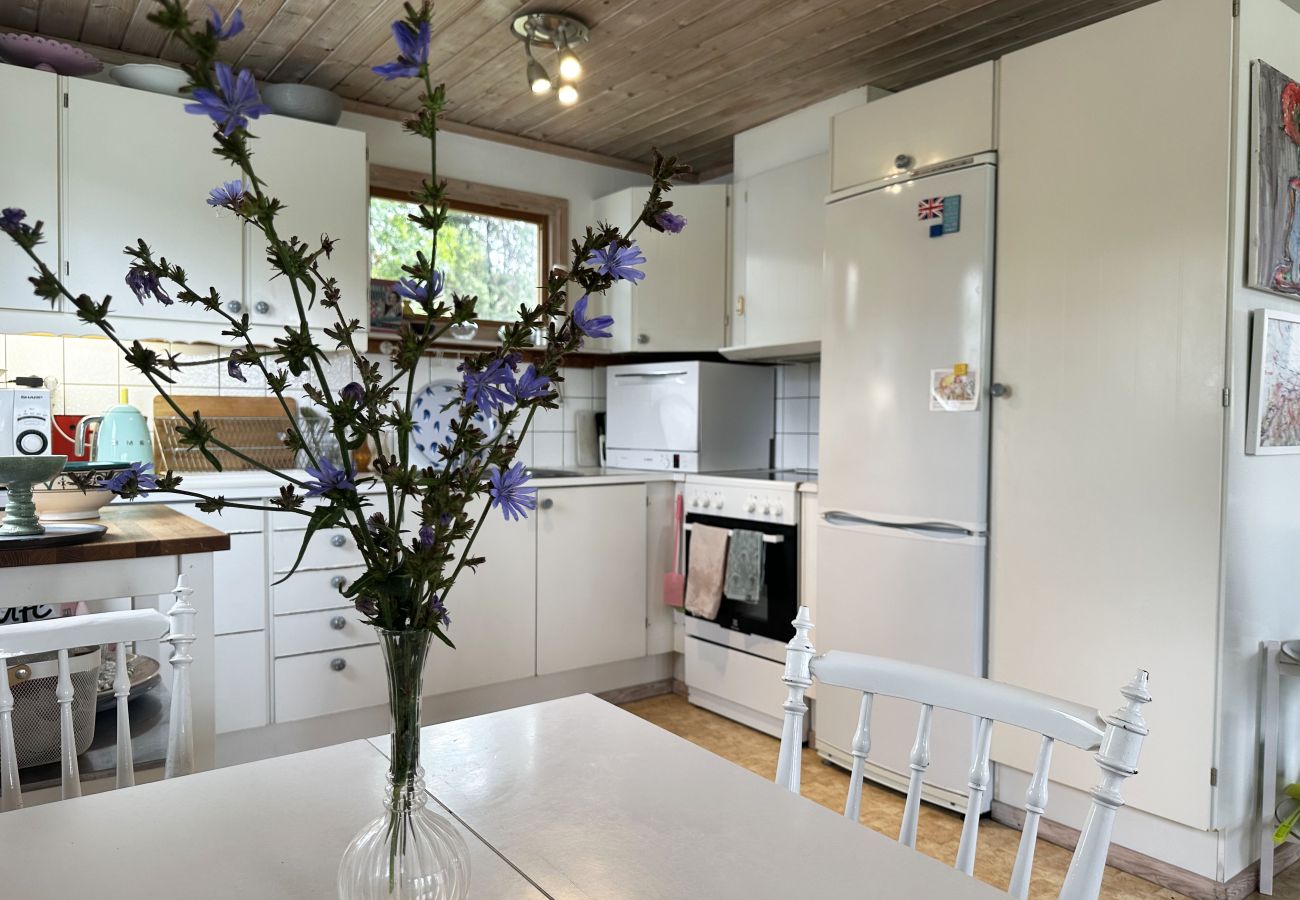 House in Visby - Fresh Pool House in Brisund near Visby | SE12023