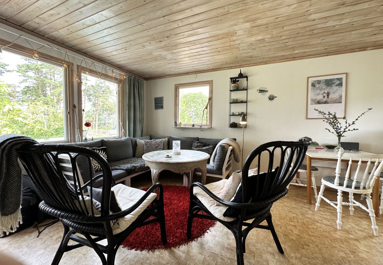 House in Visby - Fresh Pool House in Brisund near Visby | SE12023