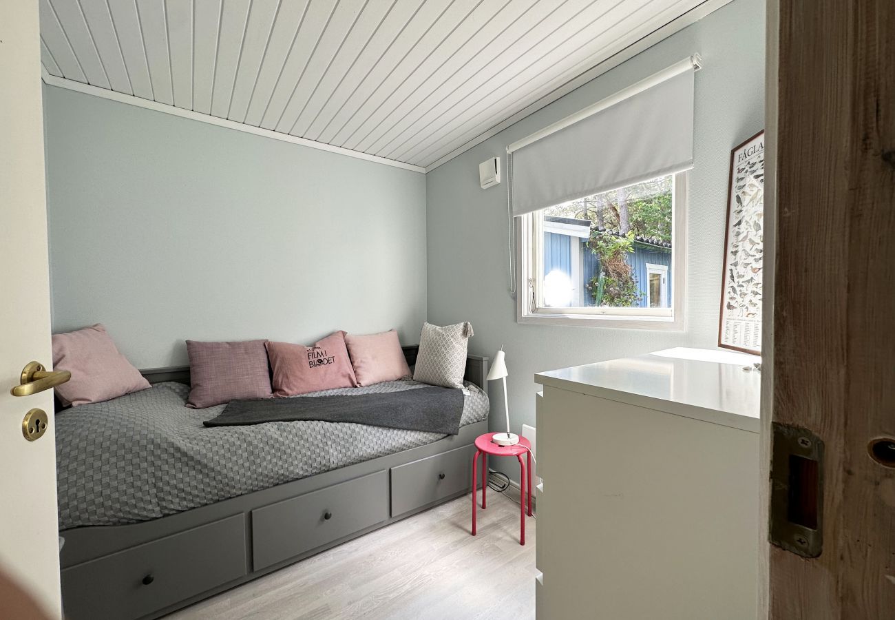 House in Visby - Fresh Pool House in Brisund near Visby | SE12023
