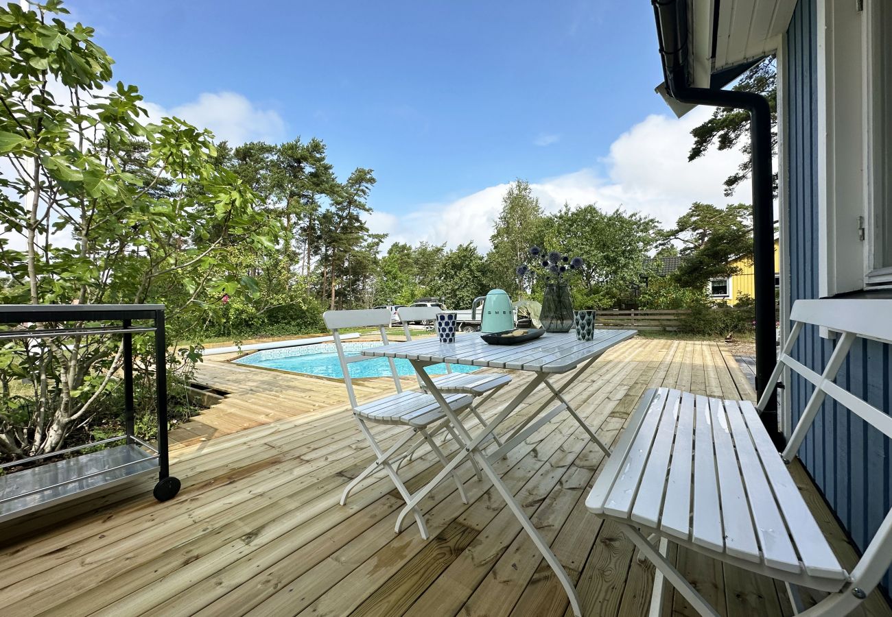 House in Visby - Fresh Pool House in Brisund near Visby | SE12023