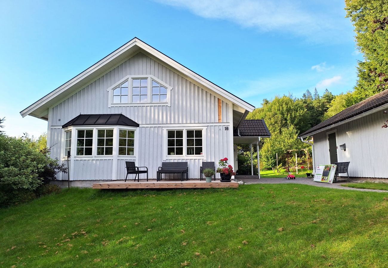 House in Härryda - Fresh villa in Härryda near Landvetter airport and golf course | SE08069