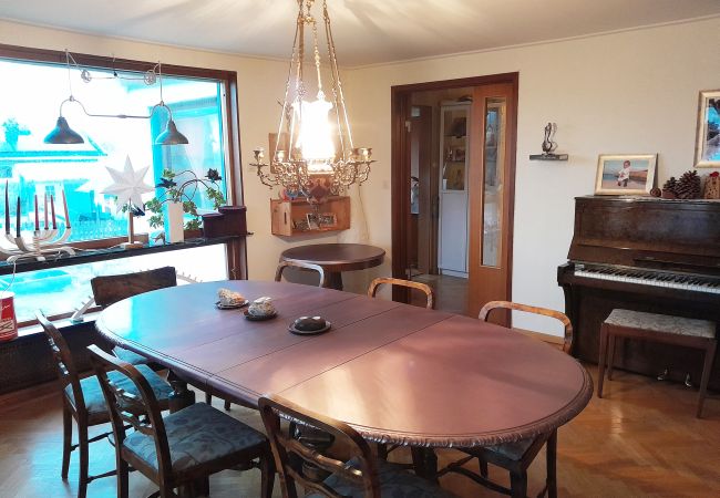 Apartment in Hönö - Spacious holiday apartment on picturesque Hönö | SE08073