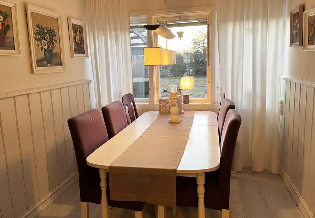 House in Löttorp - Large villa located in the middle of Löttorp | SE04044