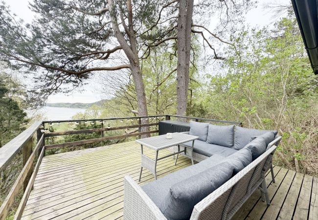  in Brastad - Cozy cottage in a beautiful setting by the Åbyfjorden/Brastad | SE09049