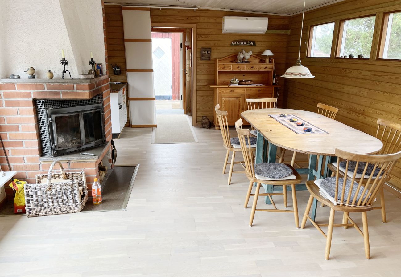 House in Löttorp - Cozy cottage close to the sea and fine sandy beaches east of Löttorp | SE04047