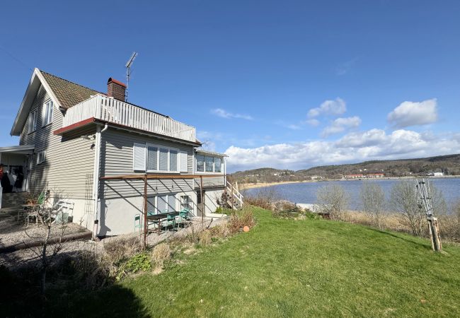  in Ljungskile - Beautiful archipelago villa outside Ljungskile | SE09056