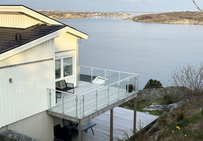 House in Torslanda - Fantastic villa with a sea view in Torslanda | SE09060