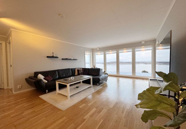 House in Torslanda - Fantastic villa with a sea view in Torslanda | SE09060